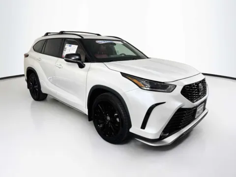 White 2024 Toyota Highlander XSE for sale in Indio, CA