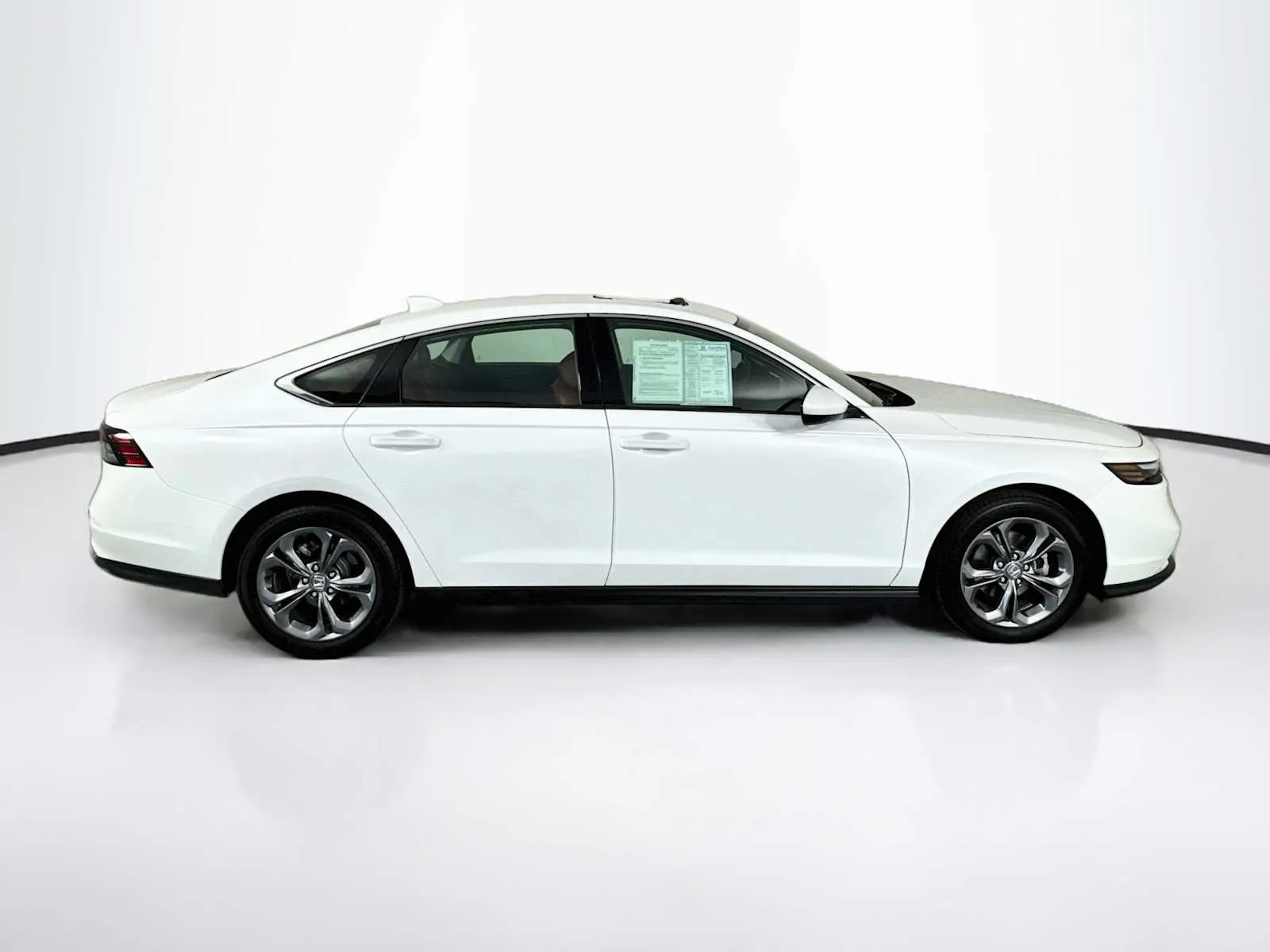 Honda Accord photo 8