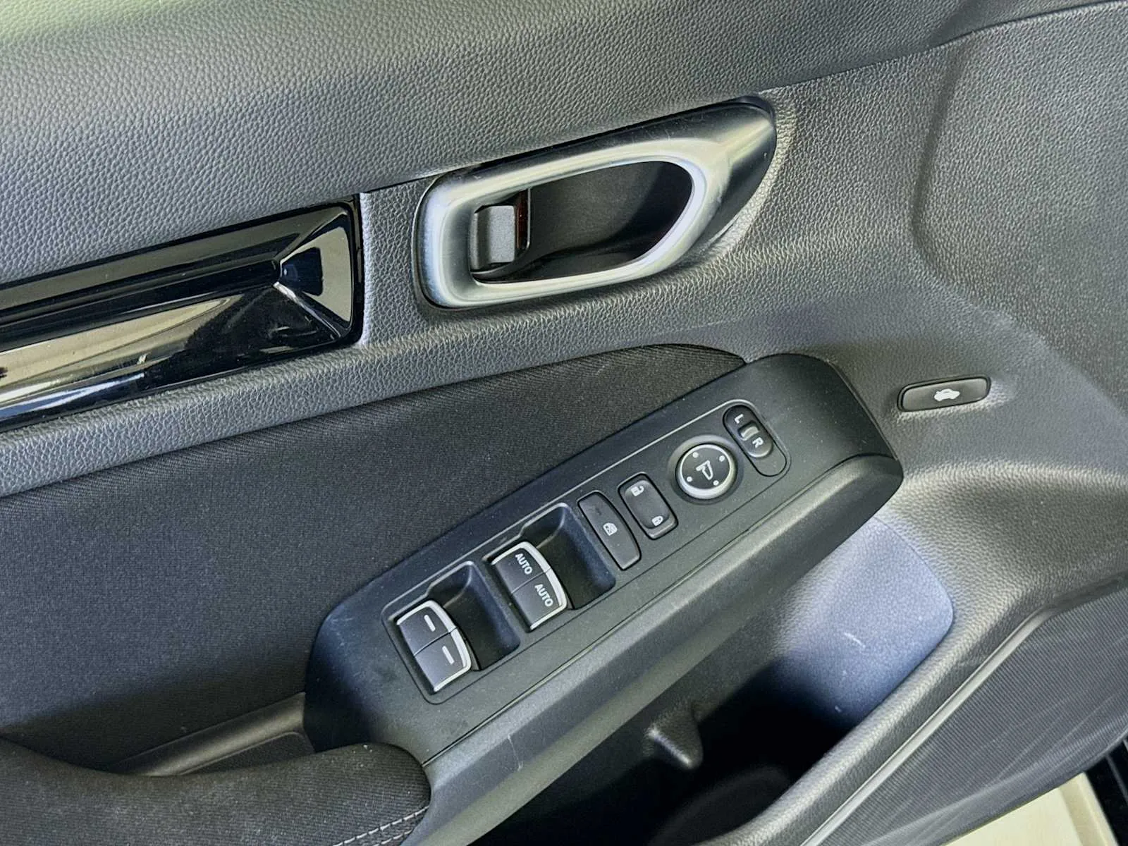 Honda Civic photo 18