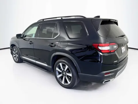 More photos of 2025 Honda Pilot Touring at Unicars Honda, CA