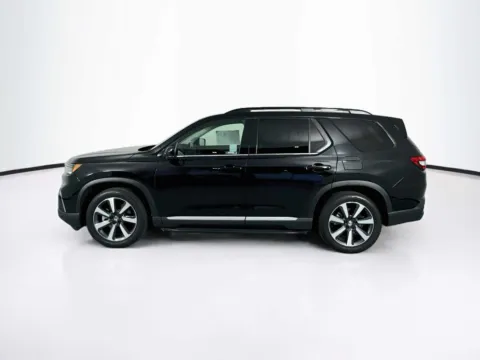 More photos of 2025 Honda Pilot Touring at Unicars Honda, CA