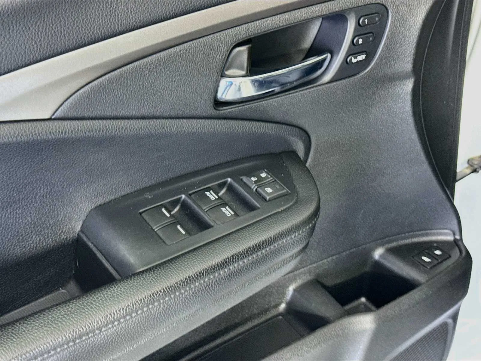 Honda Pilot photo 18
