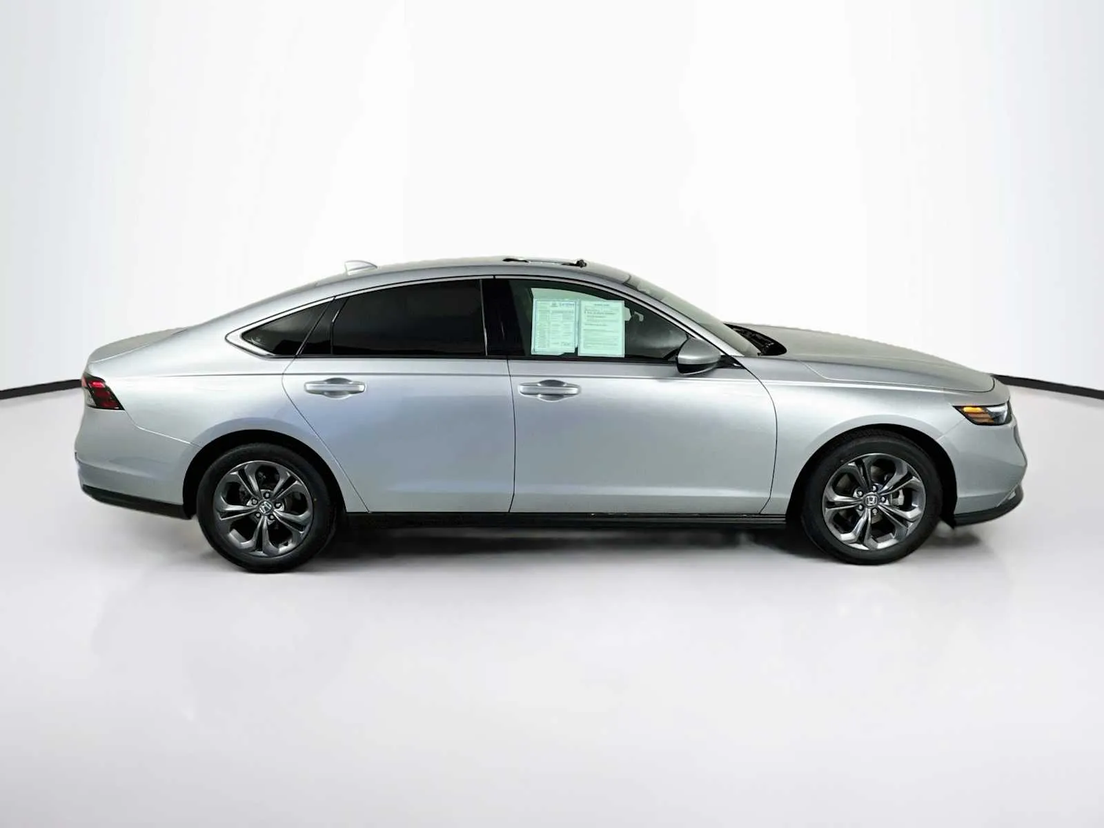 Honda Accord photo 8