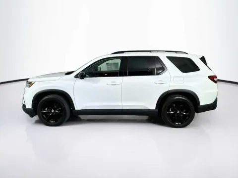 More photos of 2025 Honda Pilot Black Edition at Unicars Honda, CA