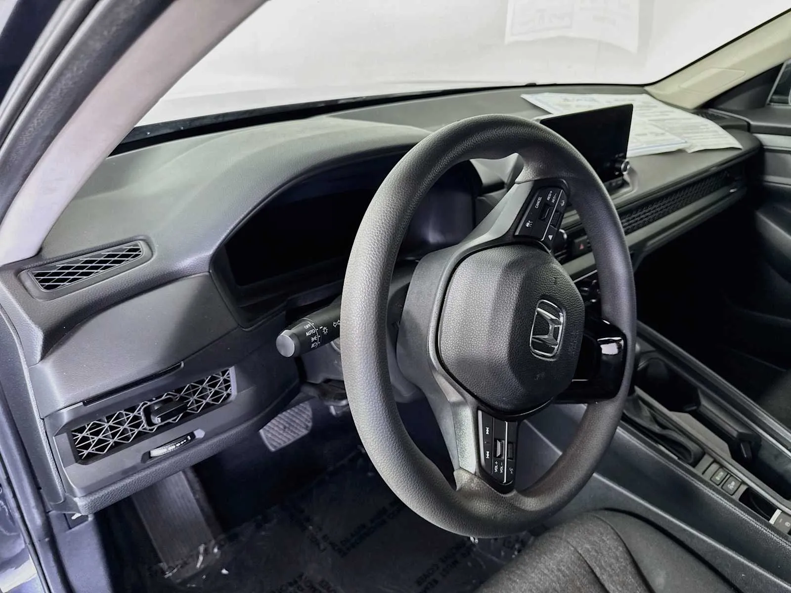 Honda Accord photo 9