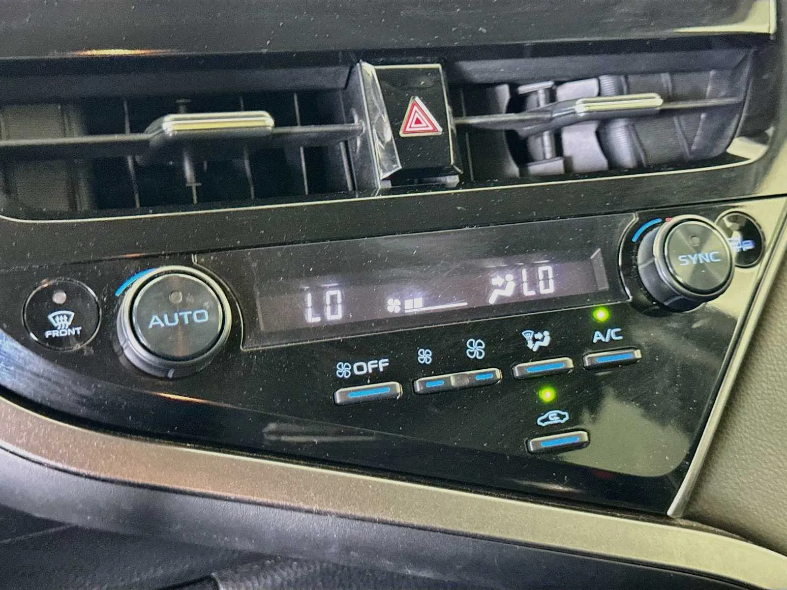 Toyota Camry photo 15