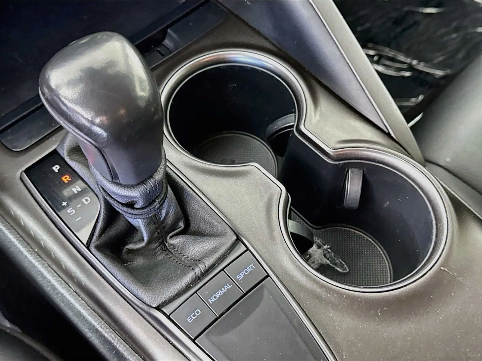 Toyota Camry photo 16