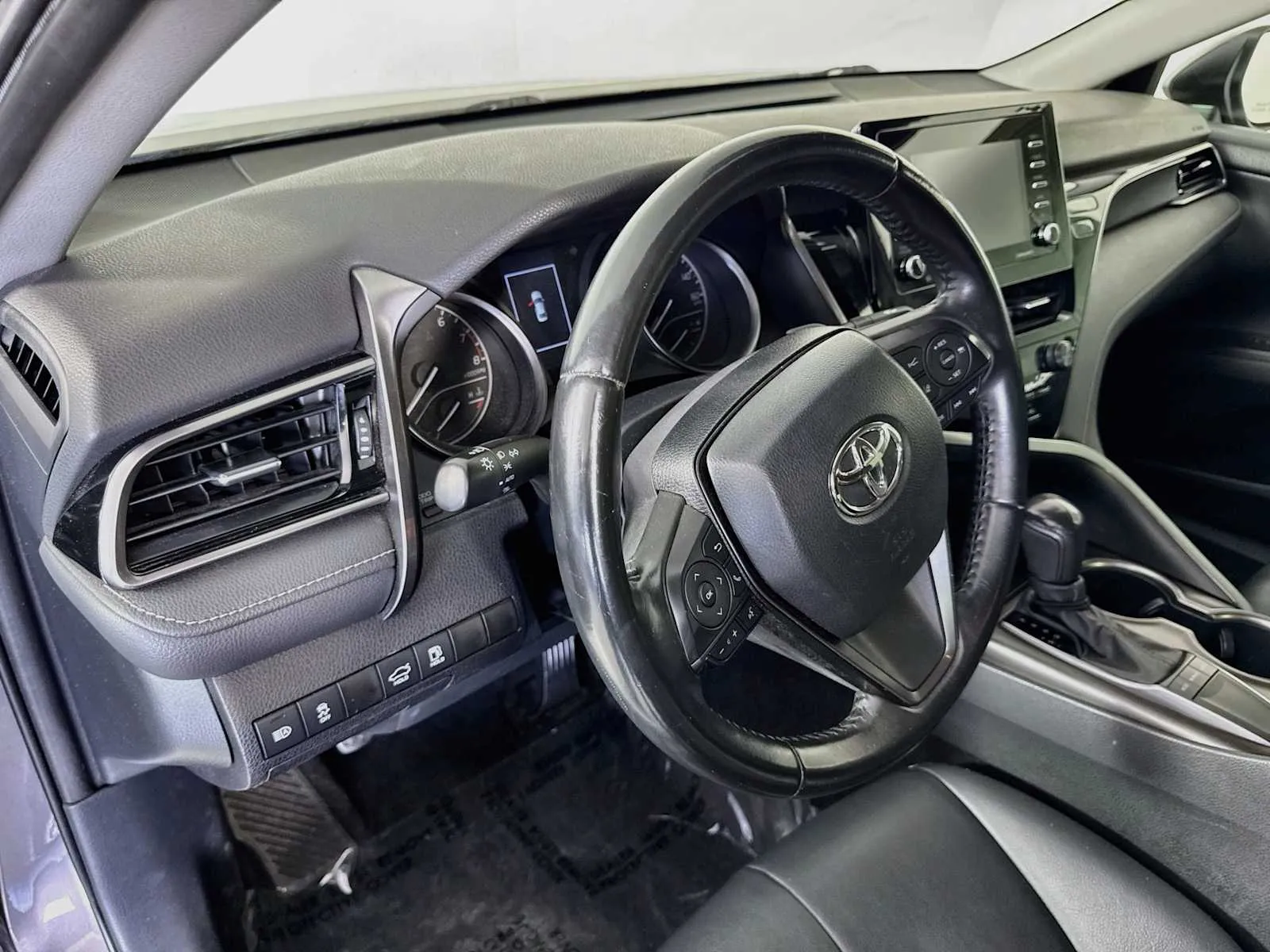 Toyota Camry photo 9