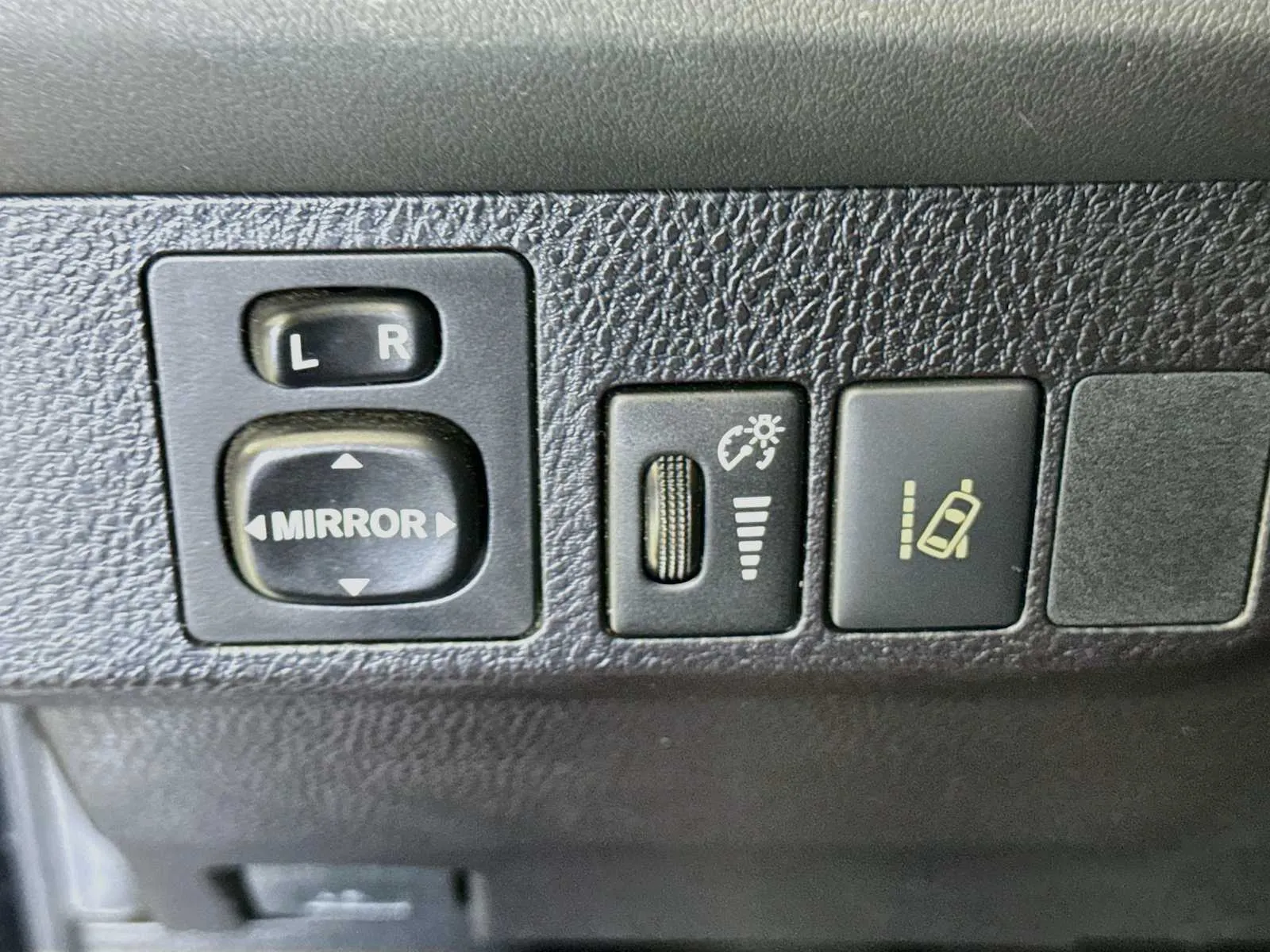Toyota RAV4 photo 10