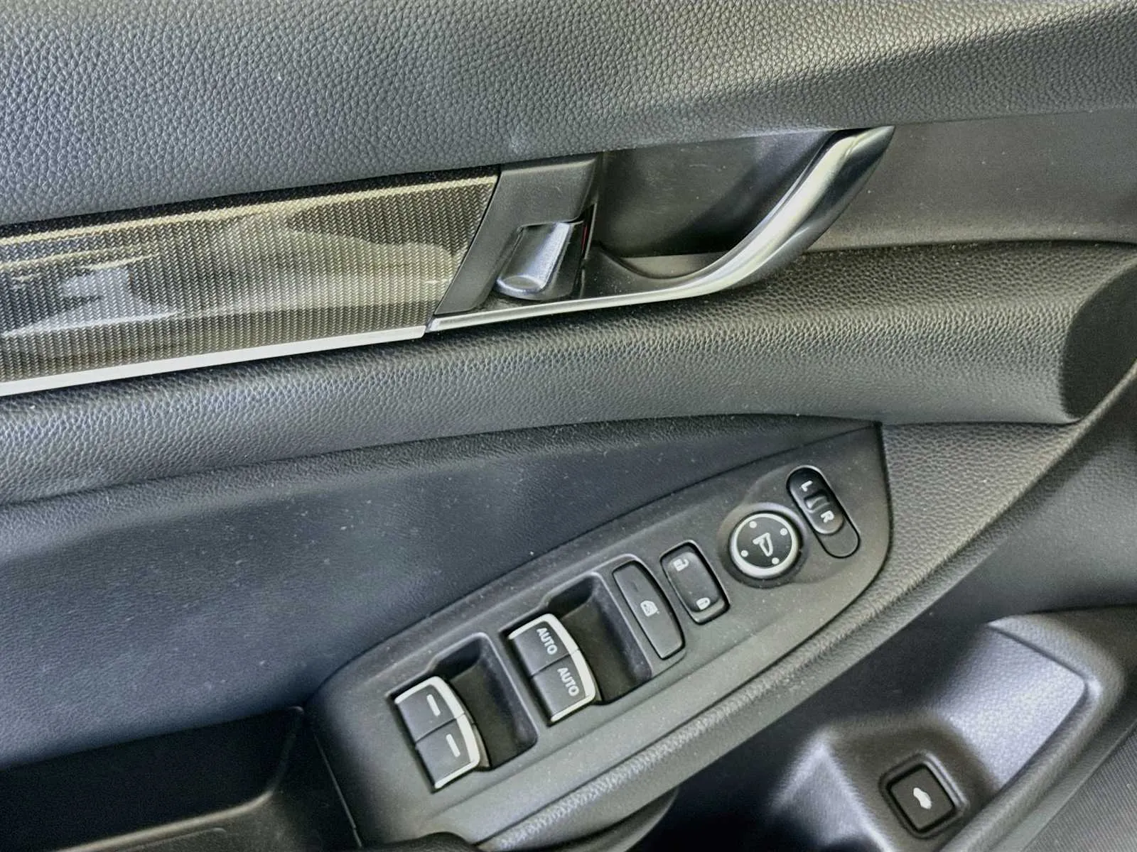 Honda Accord photo 18