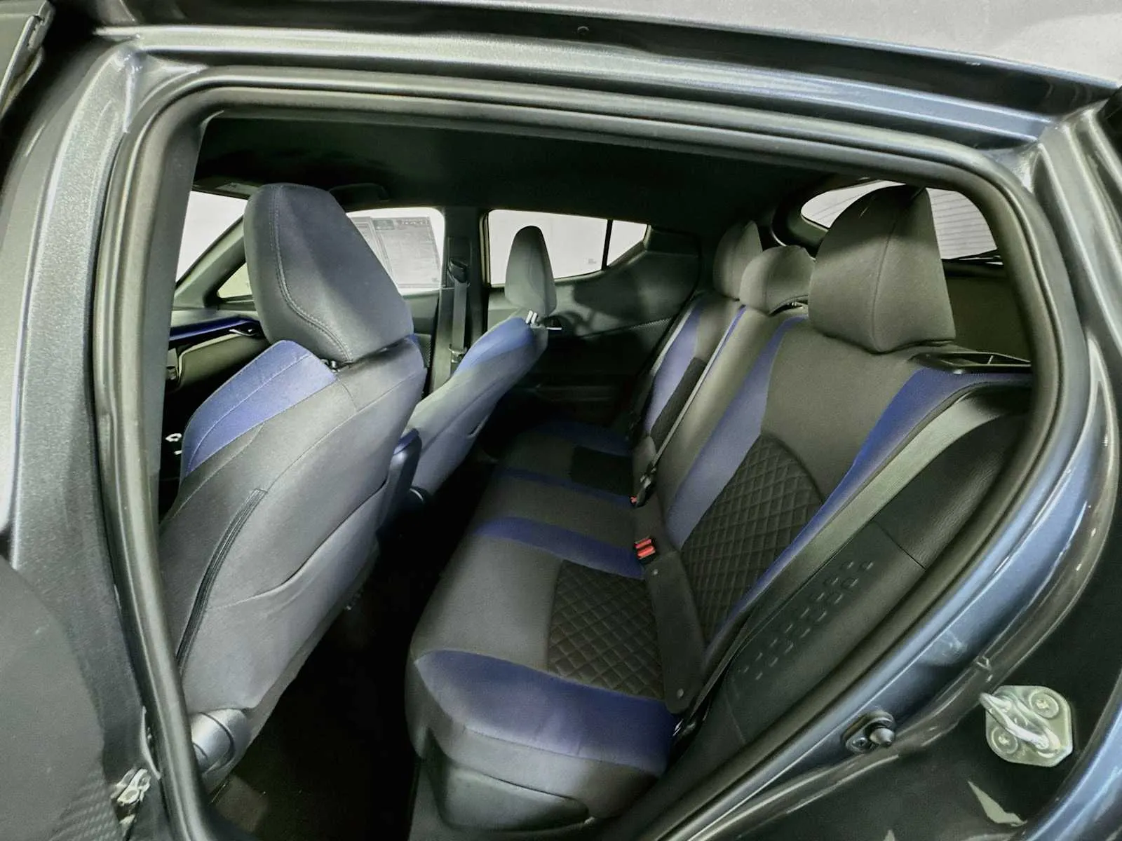 Toyota C-HR photo 24