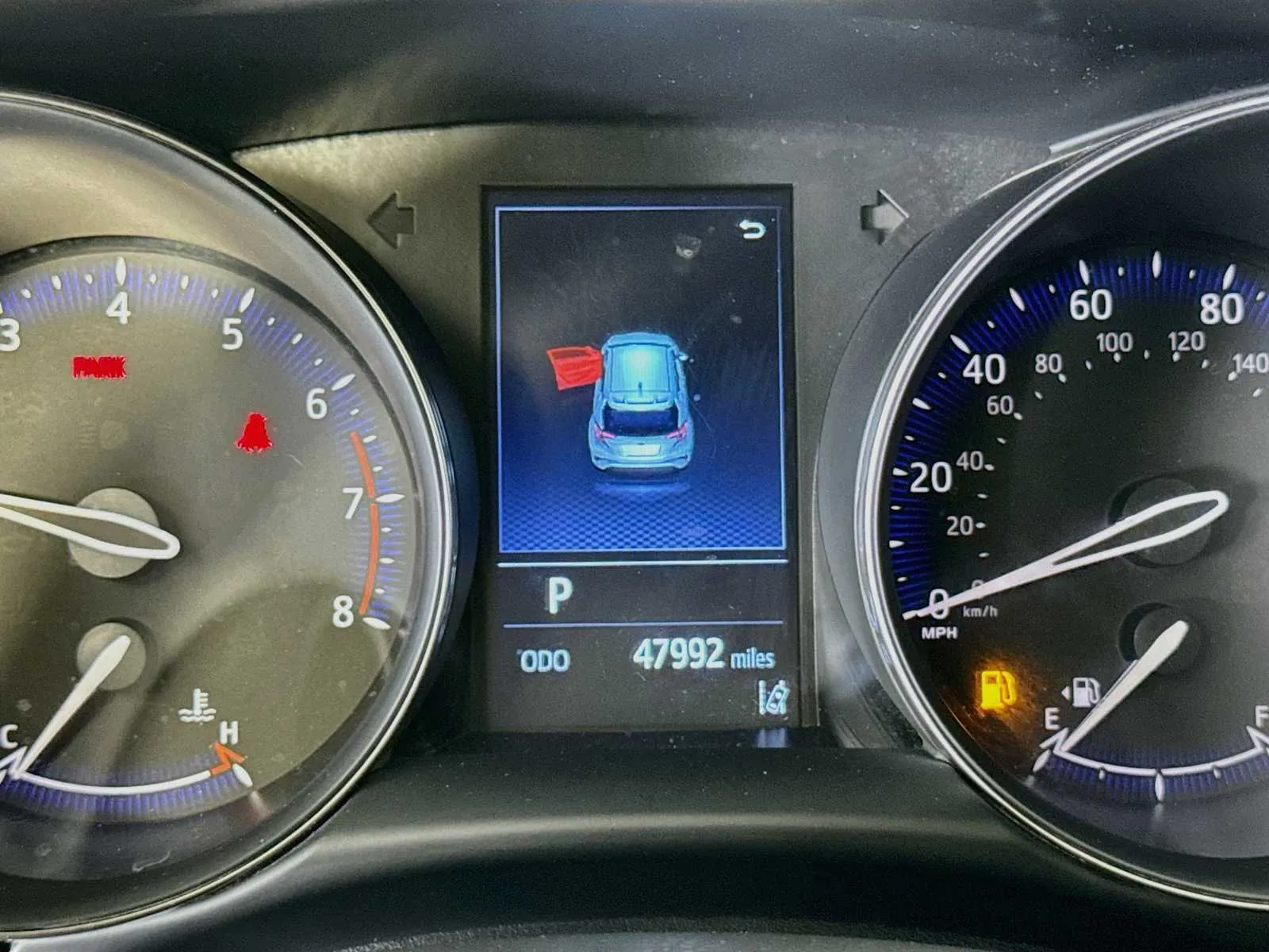 Toyota C-HR photo 12