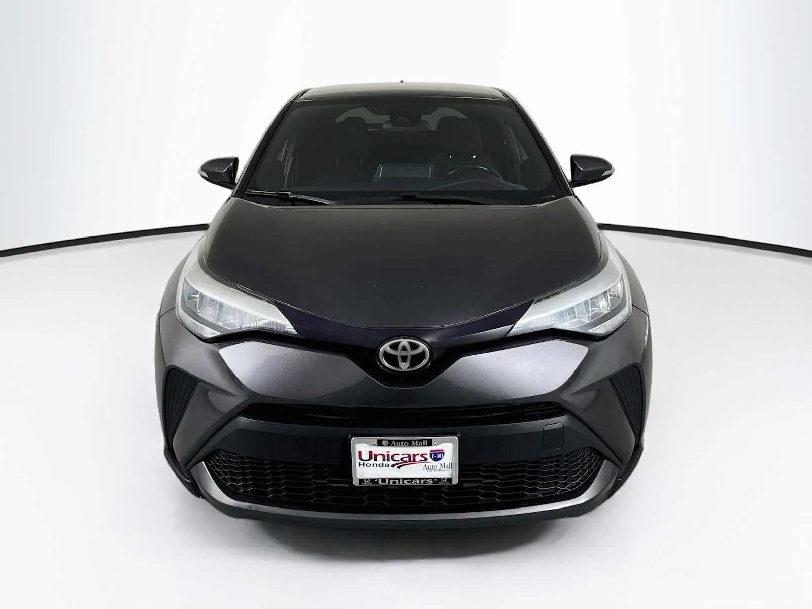 Toyota C-HR photo 2