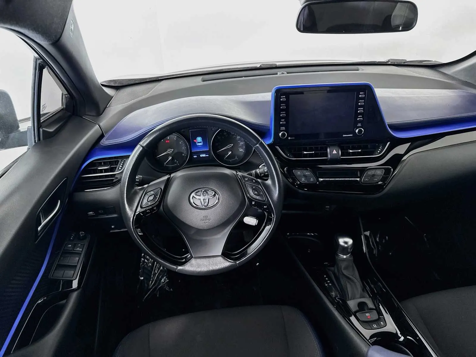 Toyota C-HR photo 22