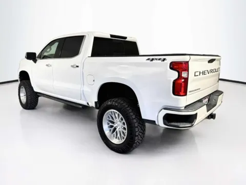 More photos of 2020 Chevrolet Silverado 1500 LTZ at Unicars Honda, CA