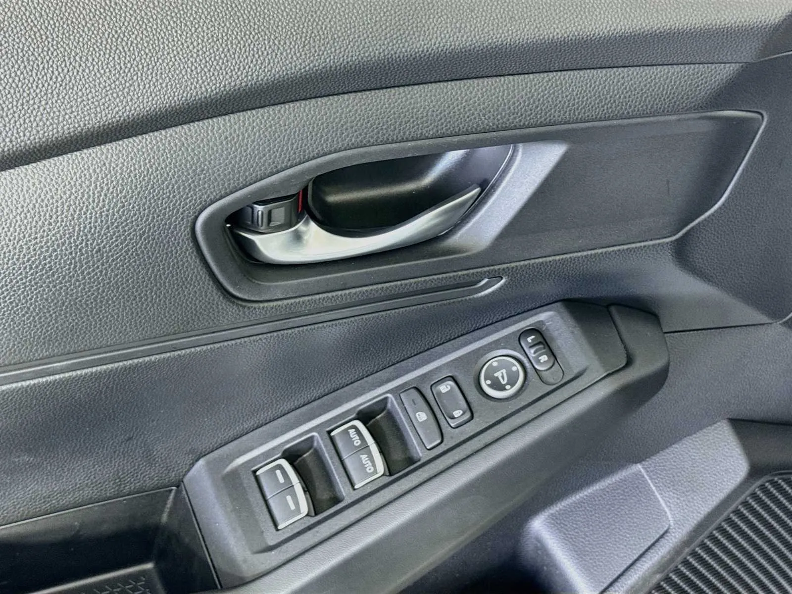 Honda Accord photo 18