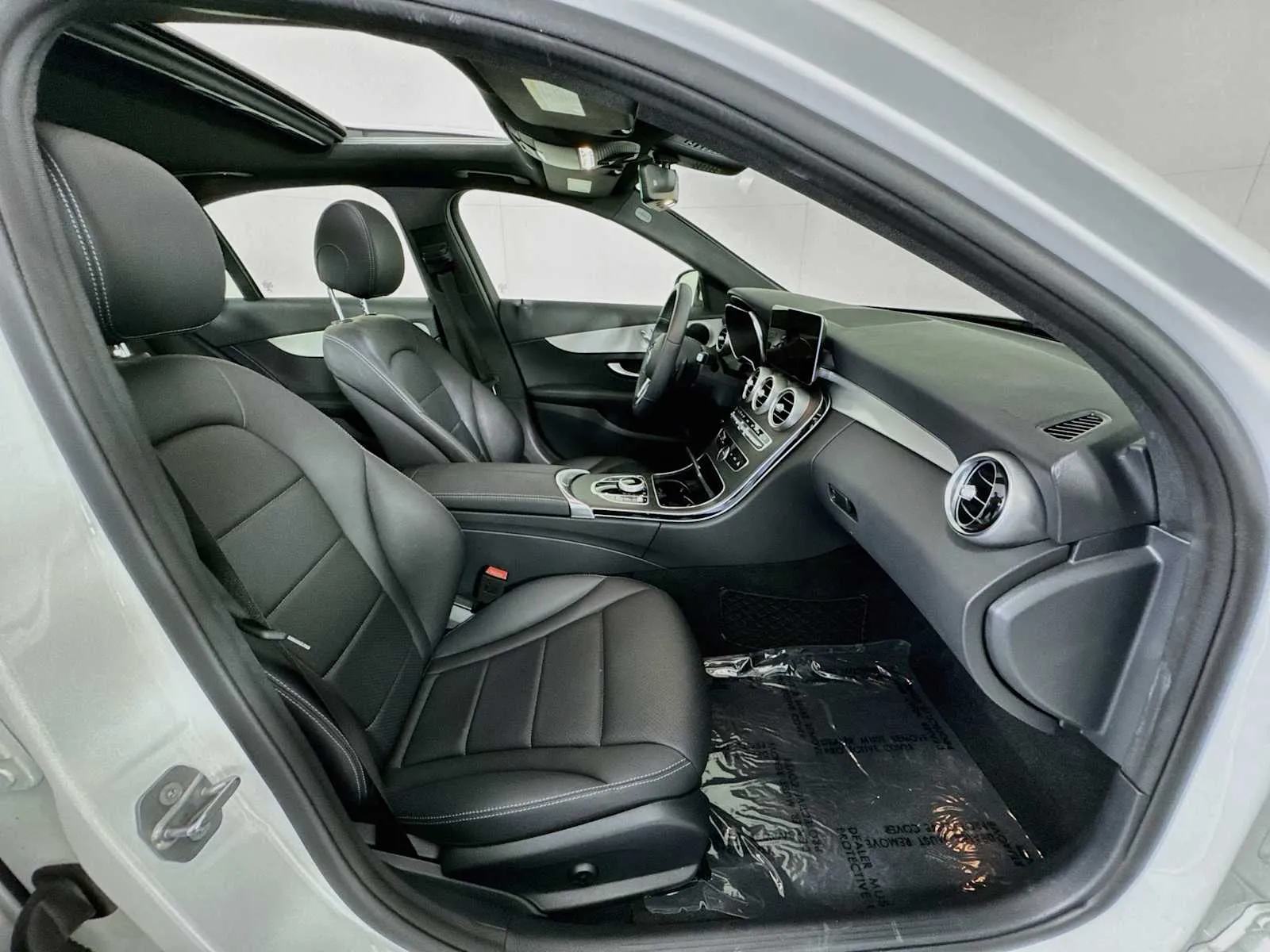 Mercedes-Benz C300 photo 31