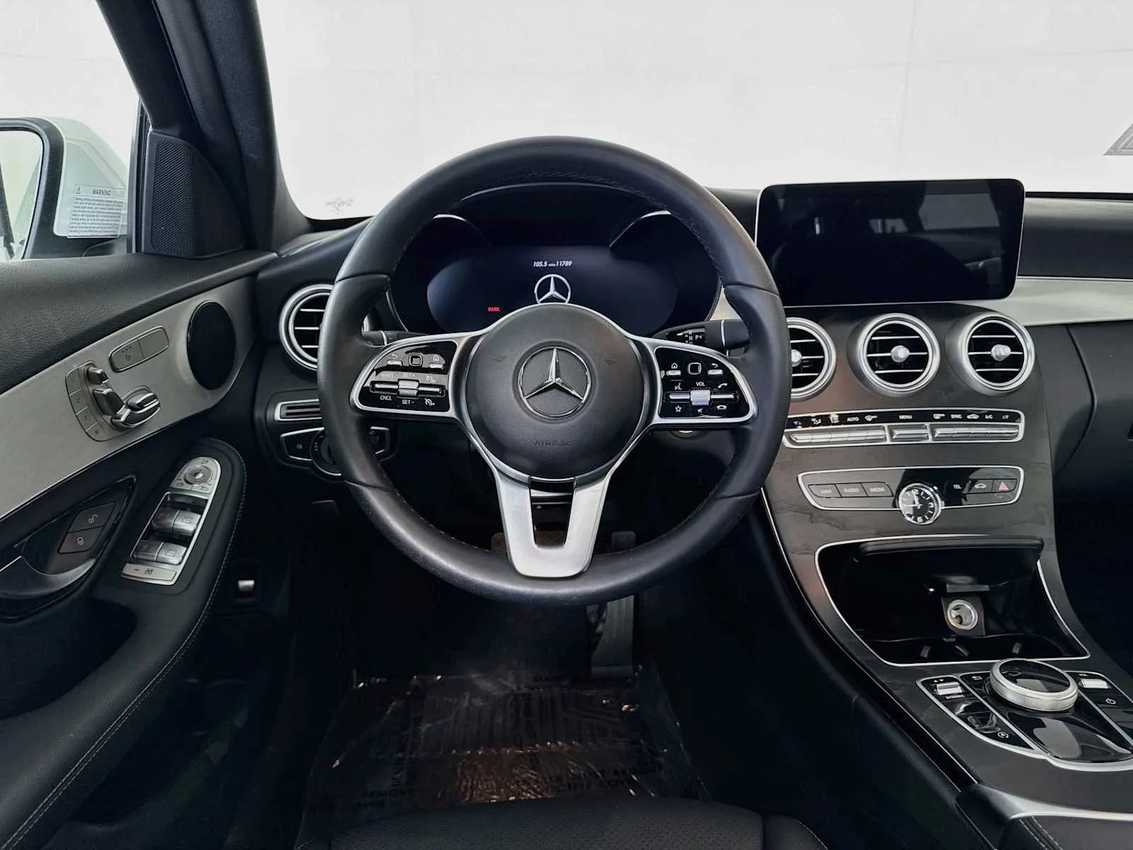 Mercedes-Benz C300 photo 23