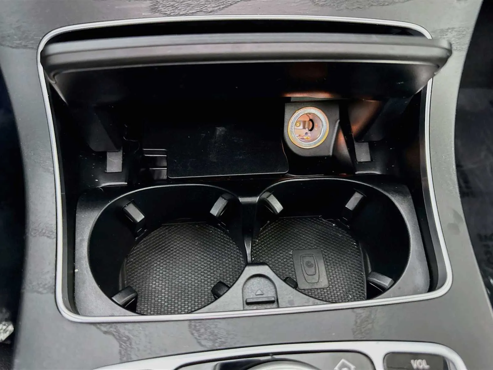 Mercedes-Benz C300 photo 20