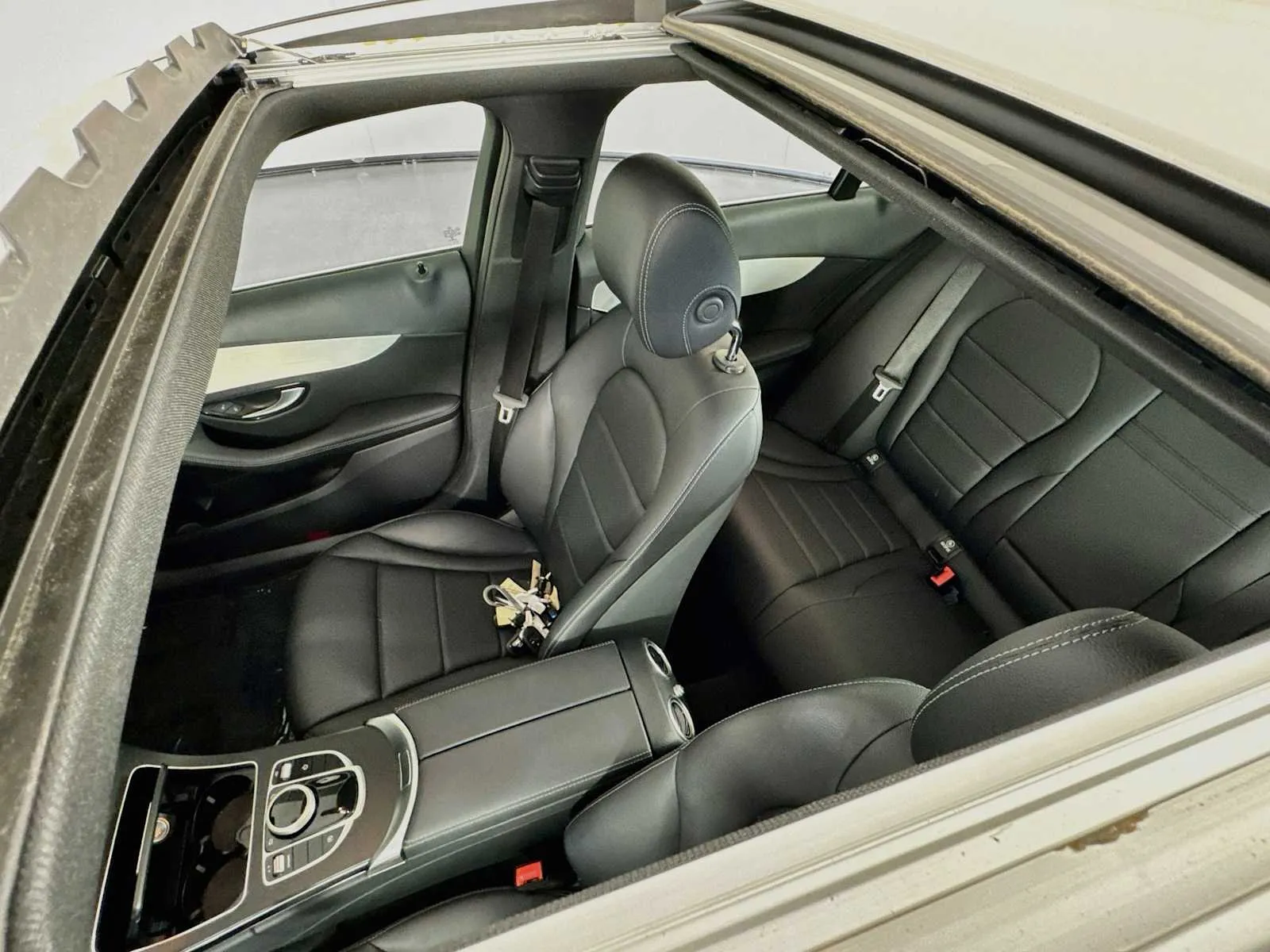 Mercedes-Benz C300 photo 22