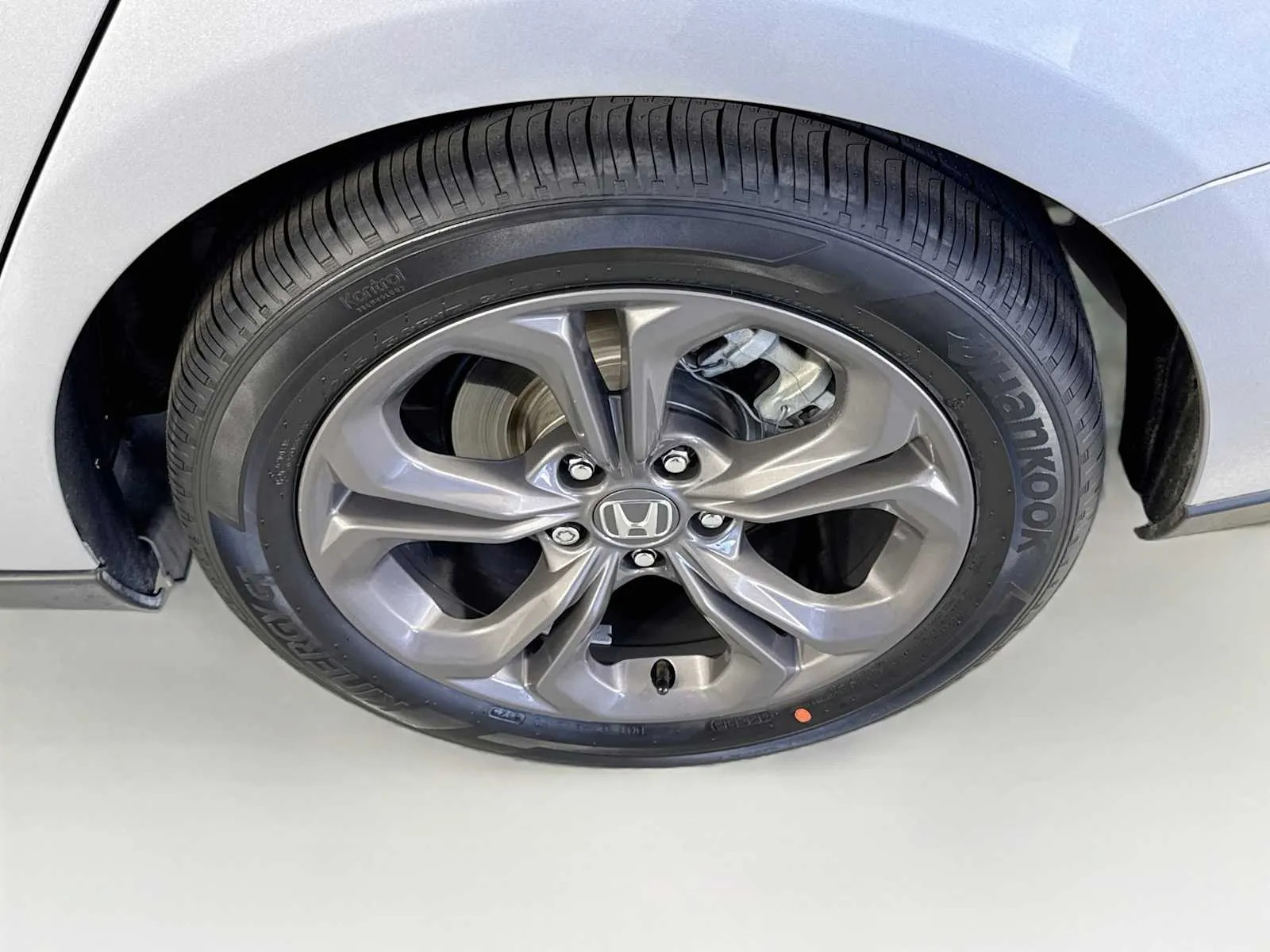 Honda Accord photo 30