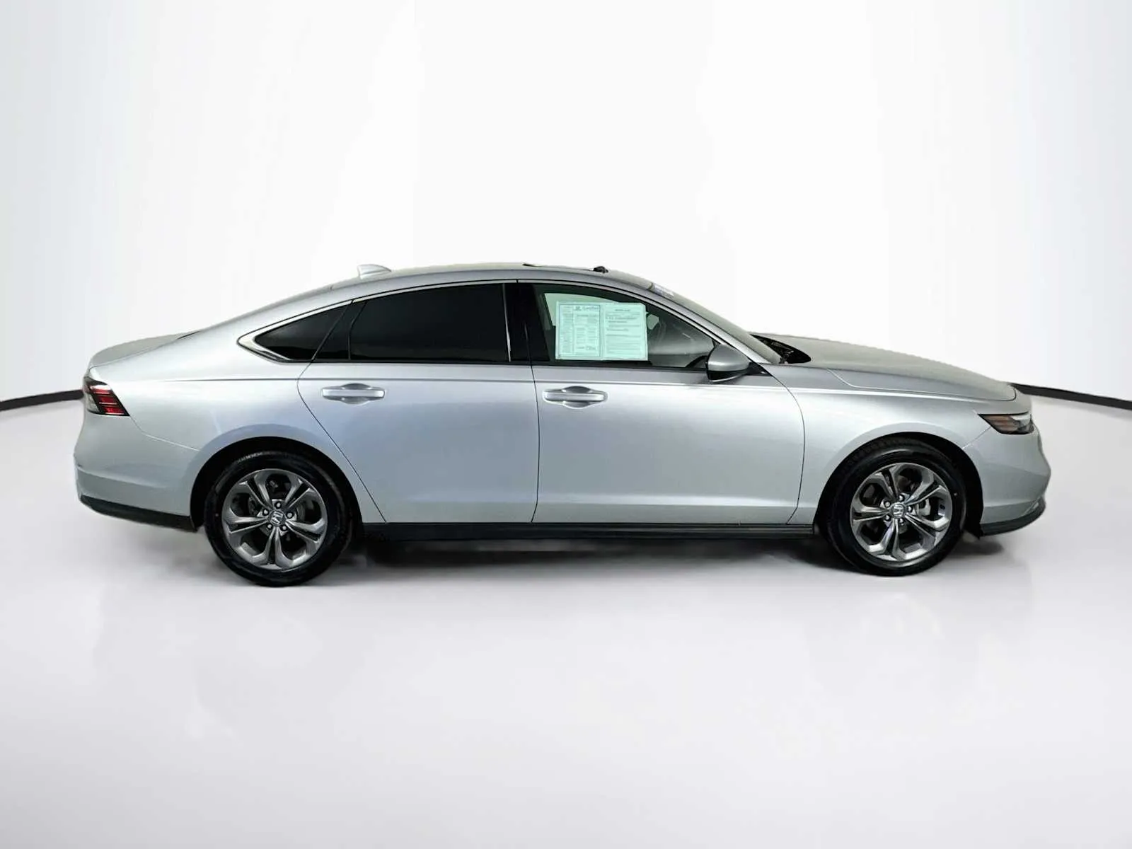 Honda Accord photo 8