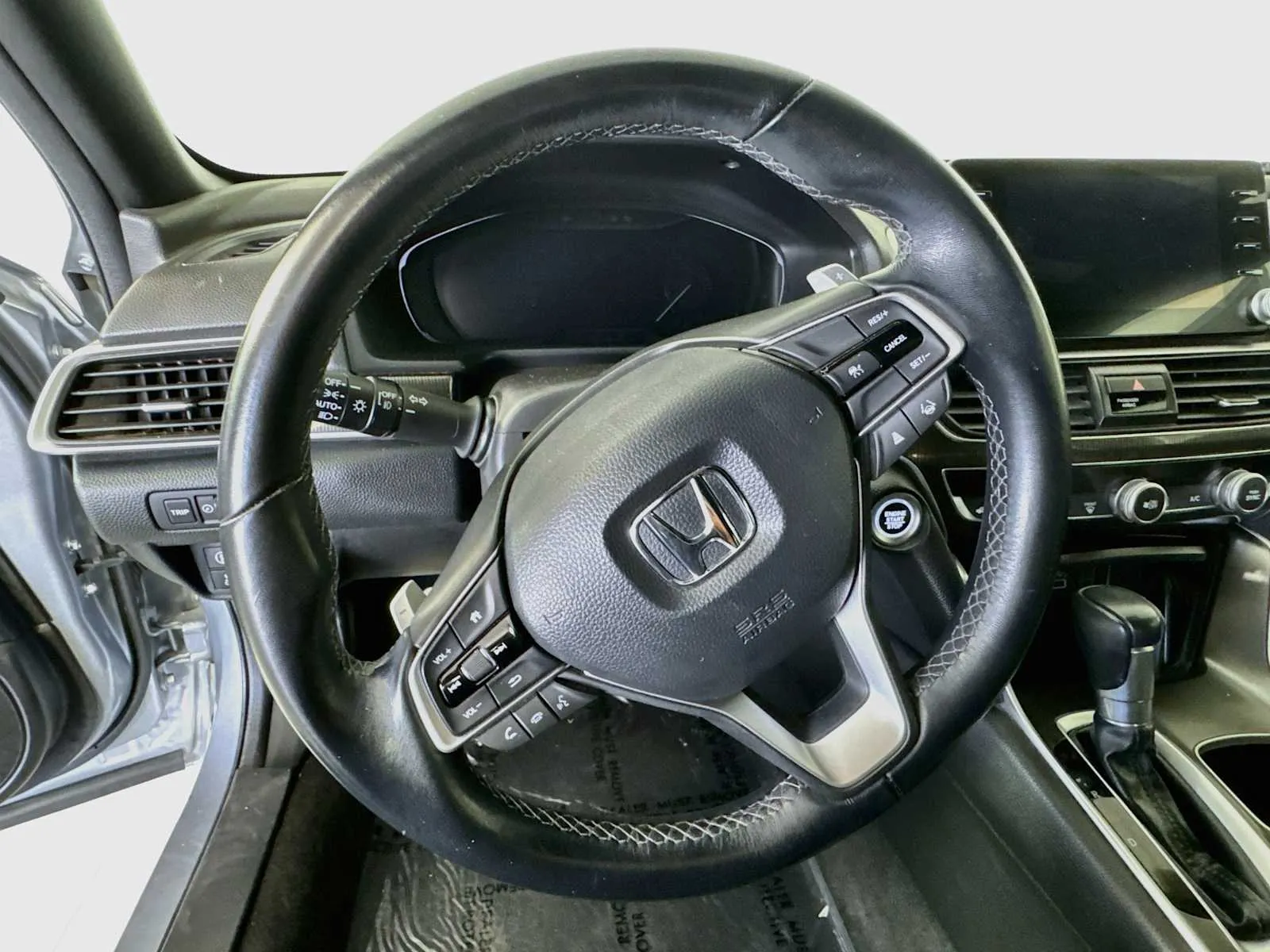 Honda Accord photo 11