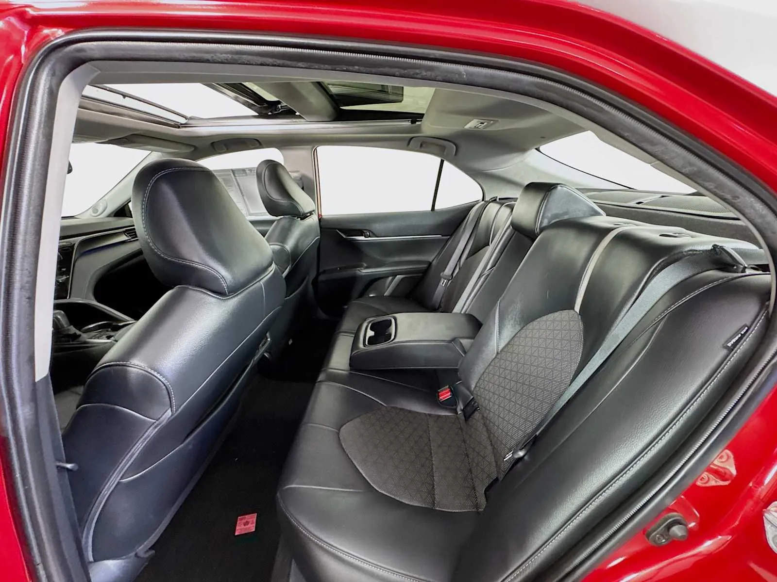 Toyota Camry photo 25