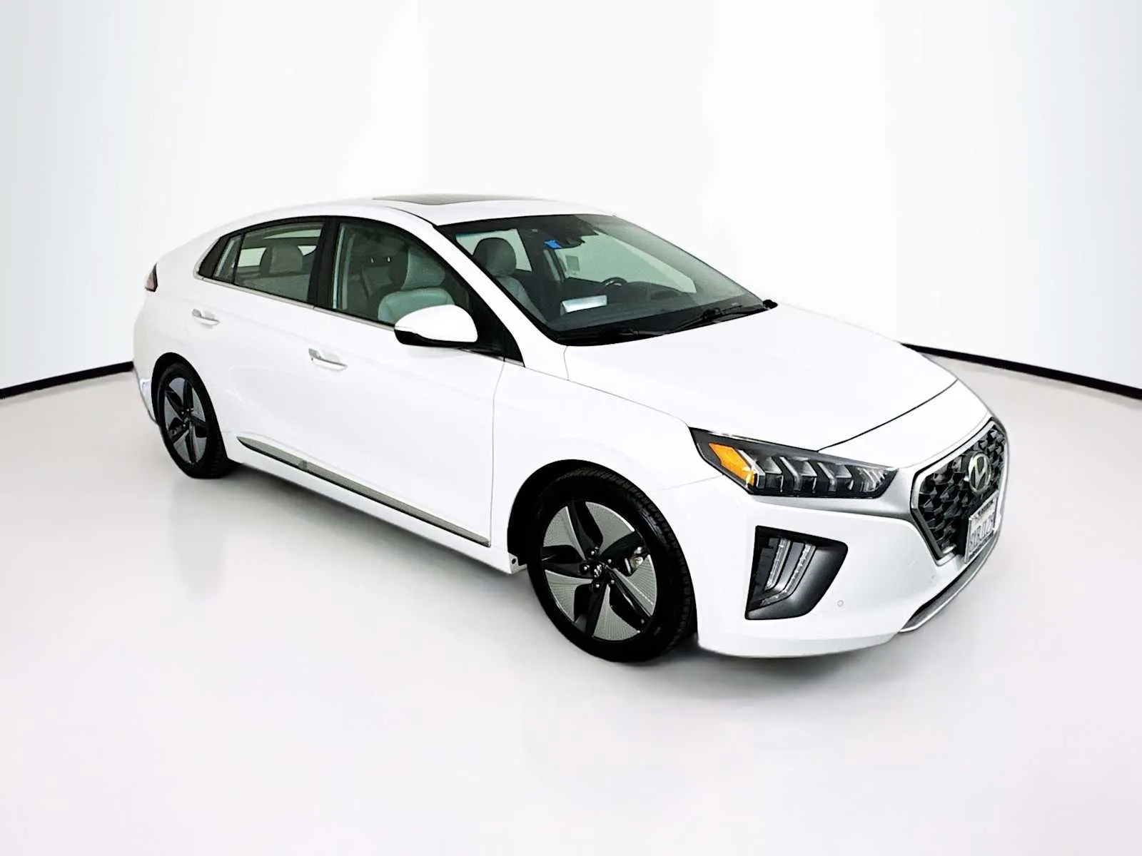 White 2021 Hyundai IONIQ Hybrid Limited for sale in Indio, CA