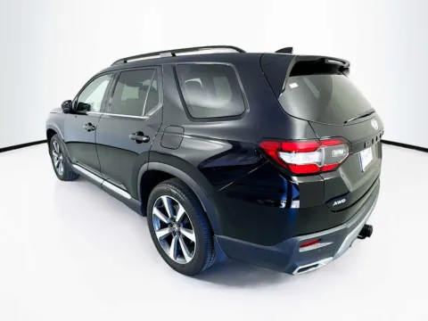More photos of 2023 Honda Pilot Elite at Unicars Honda, CA