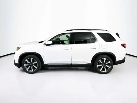 More photos of 2025 Honda Pilot Elite at Unicars Honda, CA