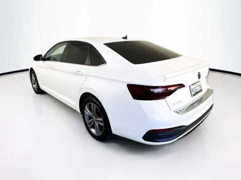 More photos of 2023 Volkswagen Jetta SE at Unicars Honda, CA