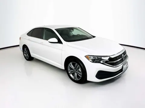 White 2023 Volkswagen Jetta SE for sale in Indio, CA