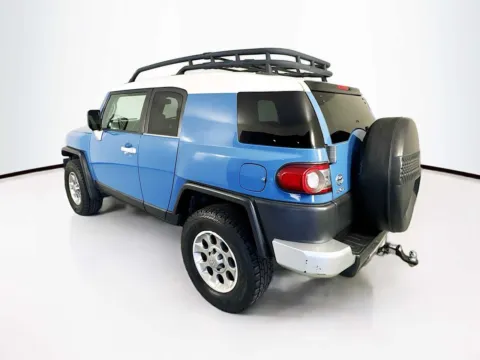 More photos of 2013 Toyota FJ Cruiser at Unicars Honda, CA