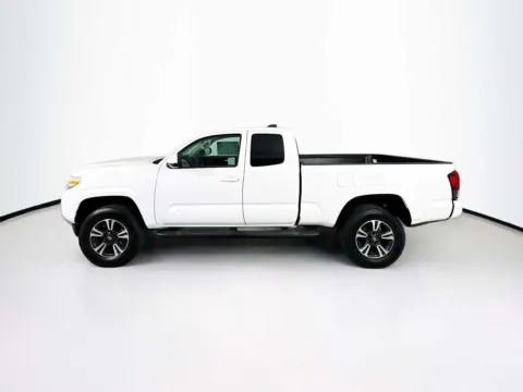 More photos of 2021 Toyota Tacoma SR at Unicars Honda, CA