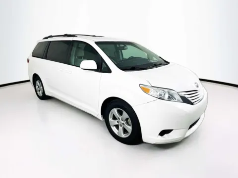 White 2017 Toyota Sienna LE for sale in Indio, CA