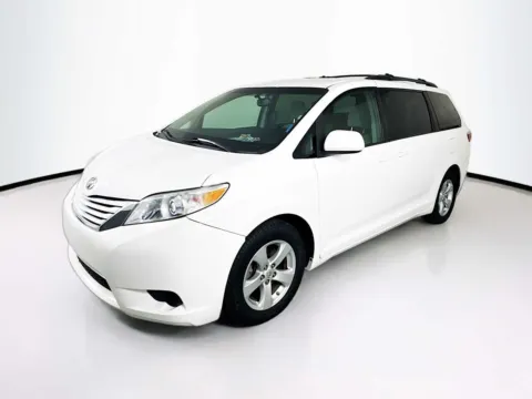 Another view of 2017 Toyota Sienna LE for sale in Indio, CA at Unicars Honda
