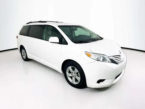 White 2017 Toyota Sienna LE for sale in Indio, CA
