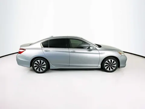 More photos of 2017 Honda Accord Hybrid Touring at Unicars Honda, CA