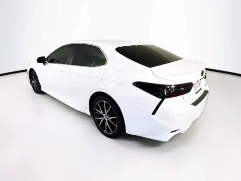 More photos of 2023 Toyota Camry SE at Unicars Honda, CA