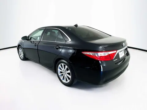 More photos of 2017 Toyota Camry Hybrid XLE at Unicars Honda, CA