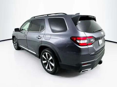 More photos of 2023 Honda Pilot Elite at Unicars Honda, CA
