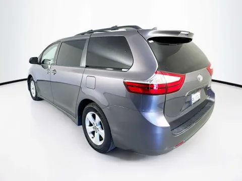 More photos of 2019 Toyota Sienna LE at Unicars Honda, CA