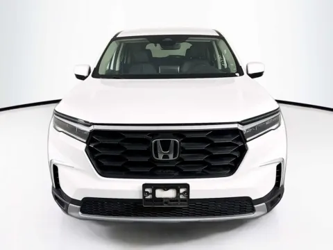 Photos of 2024 Honda Pilot EX-L 8 Passenger for sale in Indio, CA at Unicars Honda