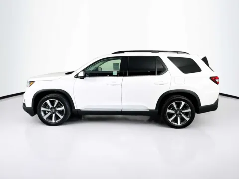 More photos of 2024 Honda Pilot Touring at Unicars Honda, CA