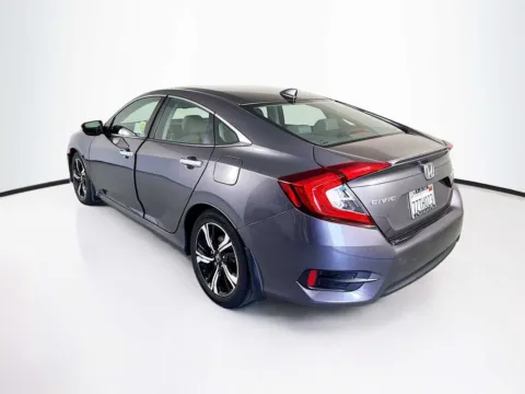More photos of 2017 Honda Civic Touring at Unicars Honda, CA