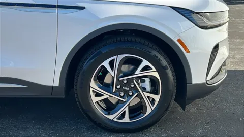 More photos of 2026 Lincoln Nautilus Premiere at Fiesta Ford, Inc., CA