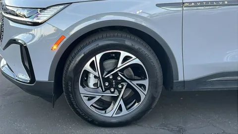 More photos of 2026 Lincoln Nautilus Premiere at Fiesta Ford, Inc., CA