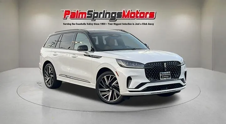 2026 Lincoln Aviator Black Label's photo