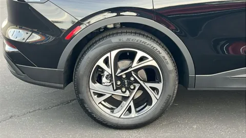 More photos of 2026 Lincoln Nautilus Premiere at Fiesta Ford, Inc., CA